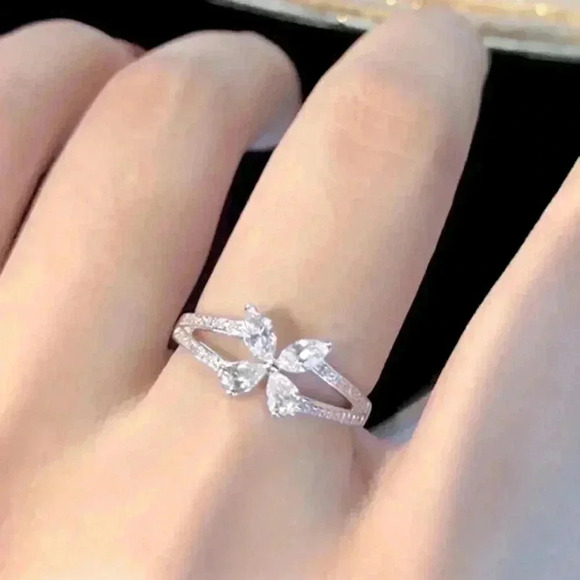 Beautiful 14k Gold Over Silver White Sapphire Ring - Picture 1 of 3